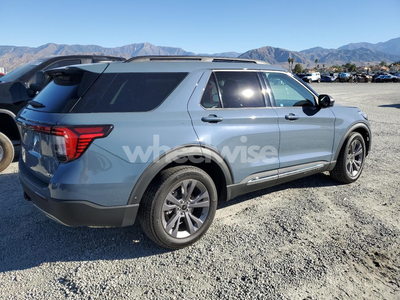 Photo 3 of 2025 FORD EXPLORER ACTIVE (VIN 1FMUK8DHXSGA33393)