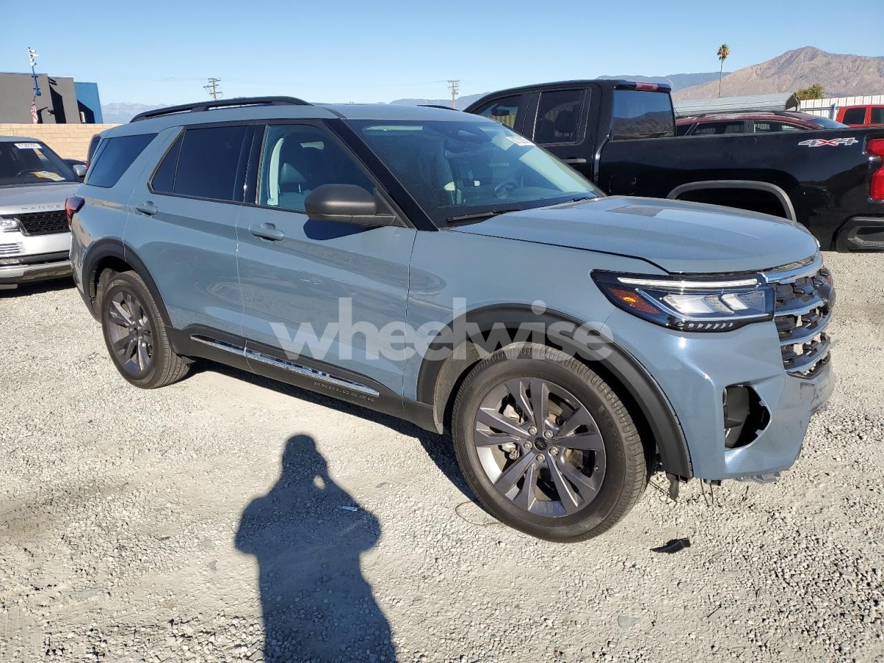 Photo 4 of 2025 FORD EXPLORER ACTIVE (VIN 1FMUK8DHXSGA33393)