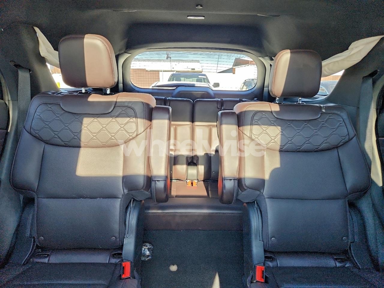 Photo 10 of 2025 FORD EXPLORER PLATINUM (VIN 1FMUK8HH5SGB61731)