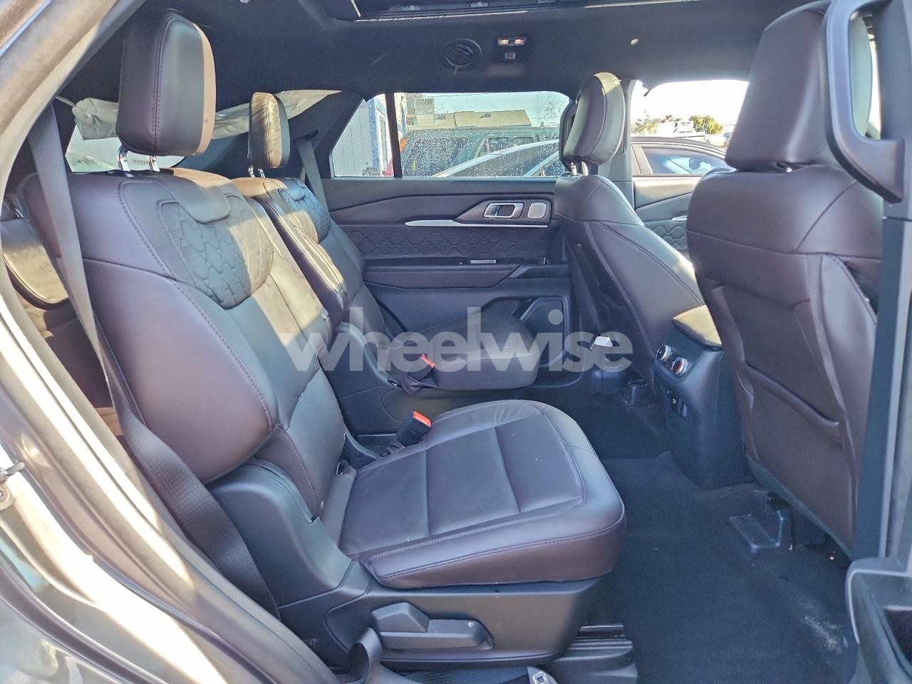 Photo 11 of 2025 FORD EXPLORER PLATINUM (VIN 1FMUK8HH5SGB61731)