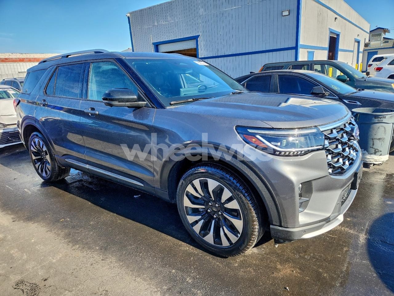 Photo 4 of 2025 FORD EXPLORER PLATINUM (VIN 1FMUK8HH5SGB61731)