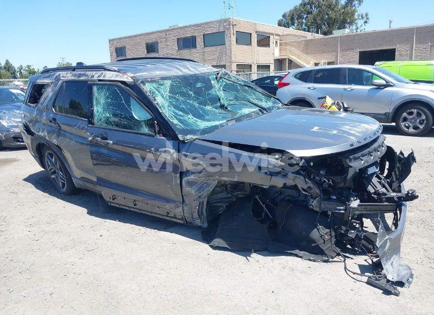 2025 Ford Explorer ST-LINE (VIN 1FMUK8KH0SGA40629) main photo