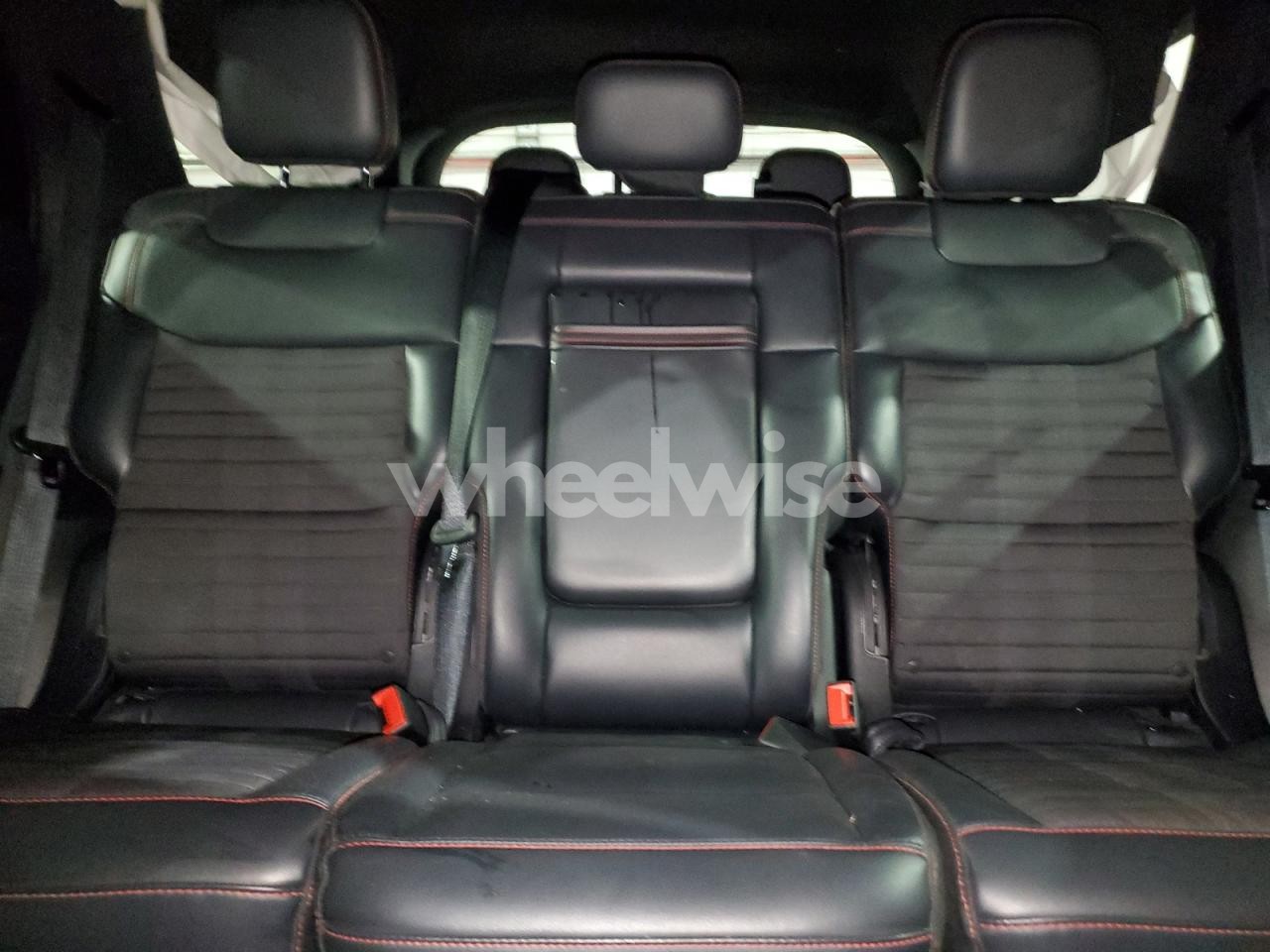 Photo 10 of 2025 FORD EXPLORER ST-LINE (VIN 1FMUK8KH2SGB37377)