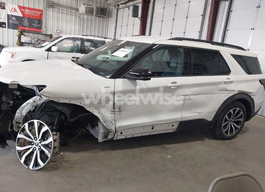 Photo 14 of 2025 Ford Explorer ST-LINE (VIN 1FMUK8KH6SGA60996)