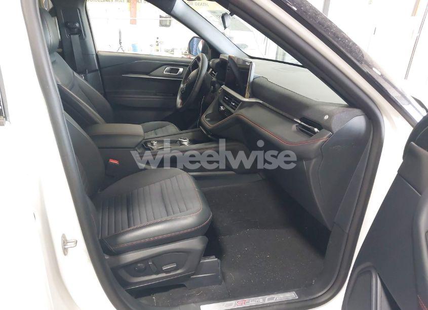 Photo 5 of 2025 Ford Explorer ST-LINE (VIN 1FMUK8KH6SGA60996)