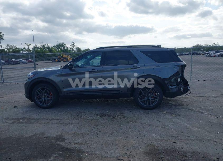 Photo 15 of 2025 Ford Explorer ST-LINE (VIN 1FMUK8KH7SGB38749)