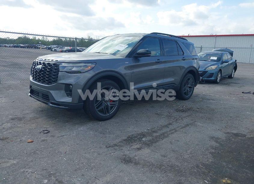 Photo 2 of 2025 Ford Explorer ST-LINE (VIN 1FMUK8KH7SGB38749)