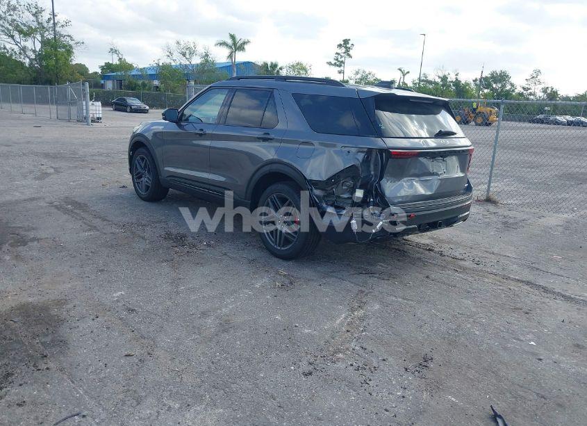 Photo 3 of 2025 Ford Explorer ST-LINE (VIN 1FMUK8KH7SGB38749)