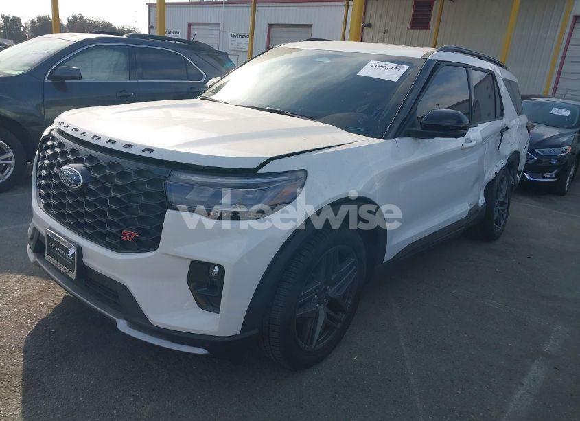 Photo 2 of 2025 Ford Explorer ST (VIN 1FMWK8GC3SGA12569)