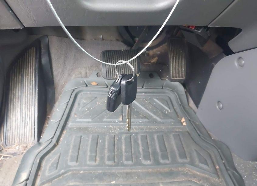 Photo 11 of 2002 Ford Escape XLS (VIN 1FMYU01122KD12435)