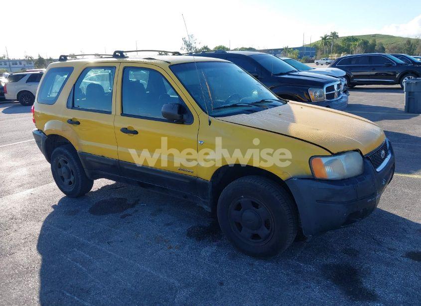 2002 Ford Escape XLS (VIN 1FMYU01132KD56671) main photo