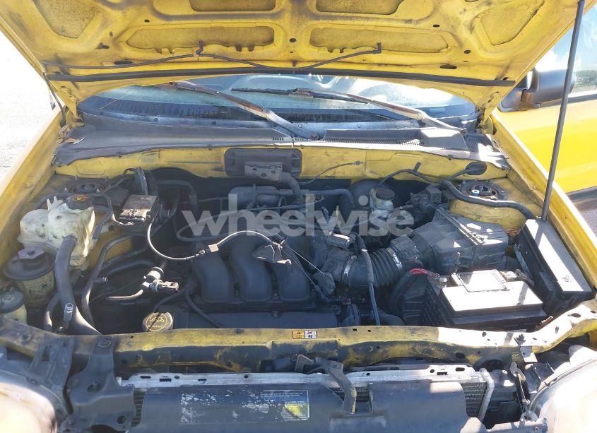 Photo 10 of 2002 Ford Escape XLS (VIN 1FMYU01132KD56671)