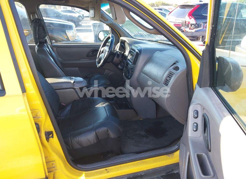 Photo 5 of 2002 Ford Escape XLS (VIN 1FMYU01132KD56671)