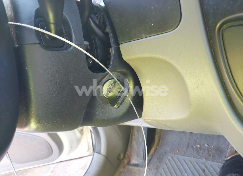 Photo 11 of 2001 Ford Escape XLS (VIN 1FMYU01141KE57085)