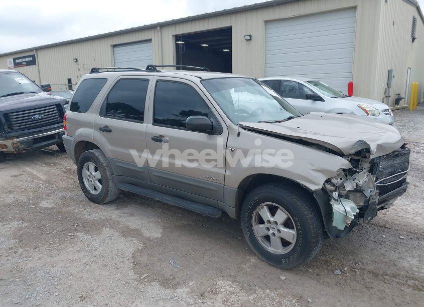 2001 Ford Escape XLS (VIN 1FMYU01171KA90019) main photo