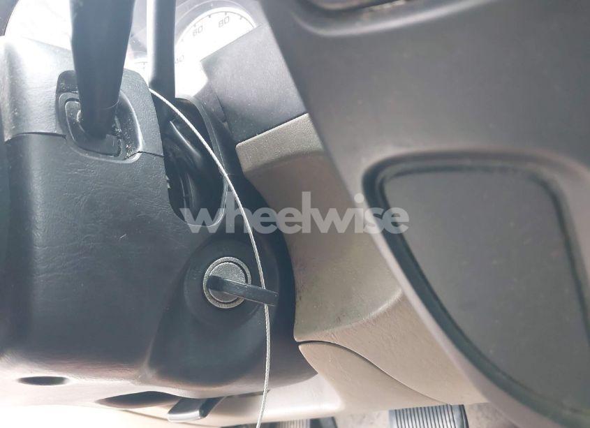 Photo 11 of 2001 Ford Escape XLS (VIN 1FMYU01171KA90019)