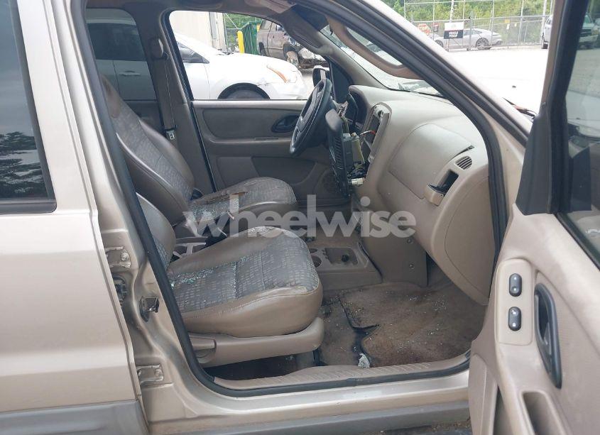 Photo 5 of 2001 Ford Escape XLS (VIN 1FMYU01171KA90019)