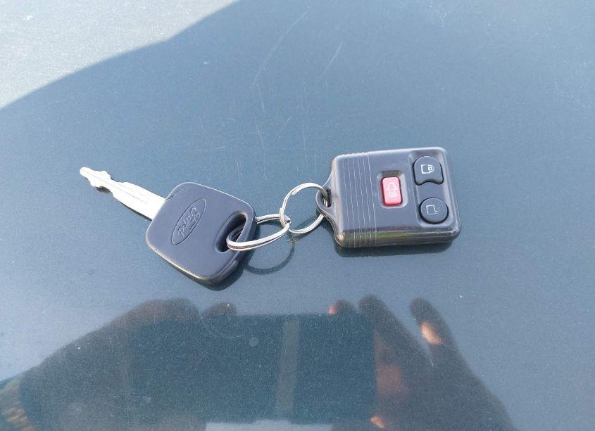 Photo 11 of 2001 Ford Escape XLS (VIN 1FMYU01171KE71448)