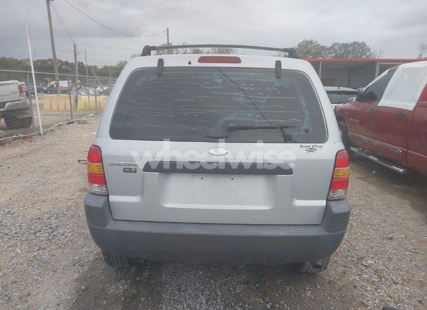 Photo 17 of 2002 Ford Escape XLS (VIN 1FMYU01172KA35605)