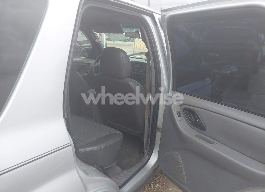 Photo 8 of 2002 Ford Escape XLS (VIN 1FMYU01172KA35605)