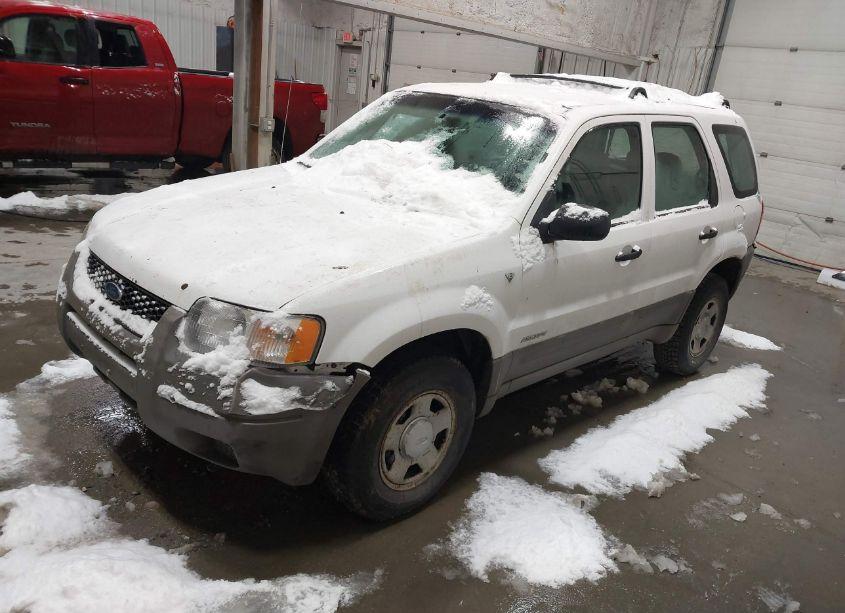 Photo 2 of 2002 Ford Escape XLS (VIN 1FMYU011X2KC11563)