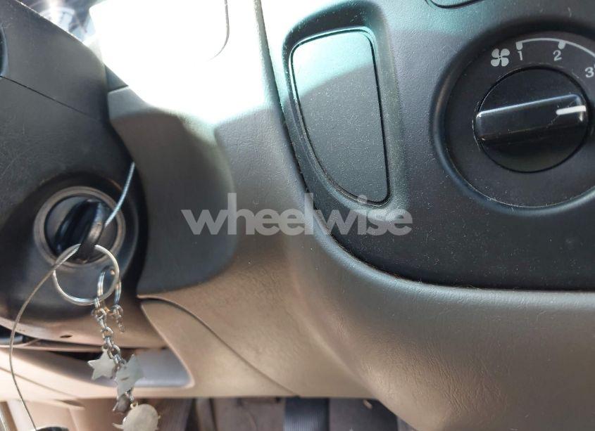 Photo 11 of 2002 Ford Escape XLS (VIN 1FMYU01BX2KC17629)