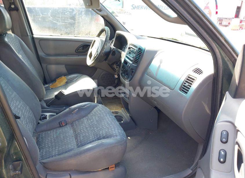 Photo 5 of 2002 Ford Escape XLS (VIN 1FMYU01BX2KC17629)