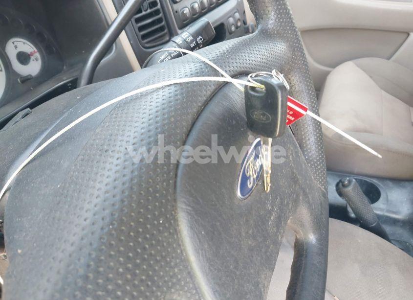 Photo 11 of 2003 Ford Escape XLS (VIN 1FMYU02103KE20195)