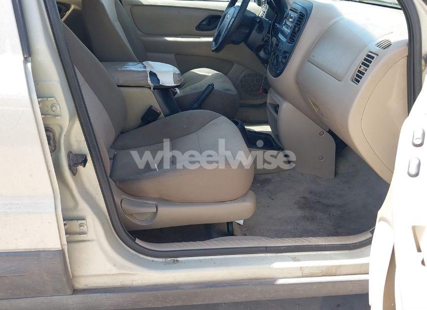 Photo 5 of 2003 Ford Escape XLS (VIN 1FMYU02103KE20195)