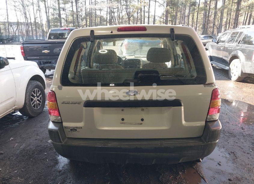 Photo 16 of 2003 Ford Escape XLS (VIN 1FMYU02113KC16800)