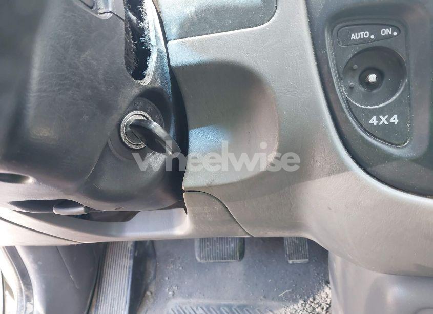 Photo 11 of 2002 Ford Escape XLS (VIN 1FMYU02132KA46180)