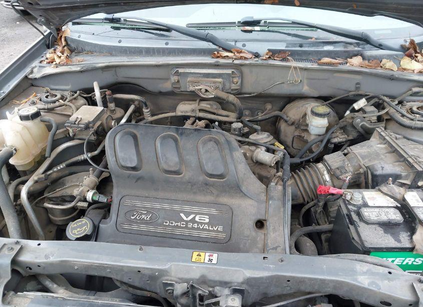 Photo 10 of 2002 Ford Escape XLS (VIN 1FMYU02142KD50392)