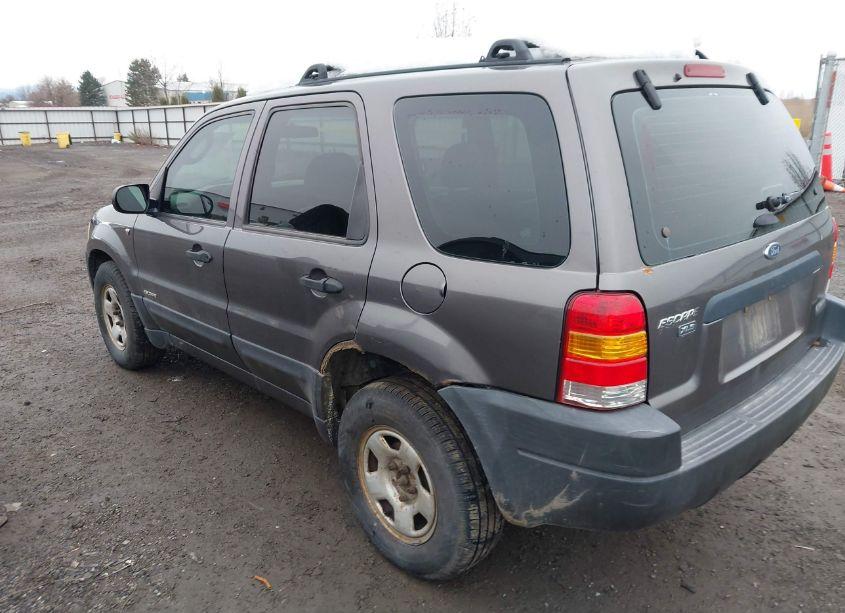 Photo 3 of 2002 Ford Escape XLS (VIN 1FMYU02142KD50392)
