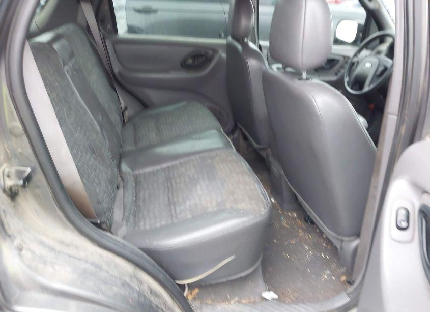 Photo 8 of 2002 Ford Escape XLS (VIN 1FMYU02142KD50392)