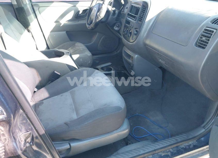 Photo 5 of 2003 Ford Escape XLS (VIN 1FMYU02143KB01883)