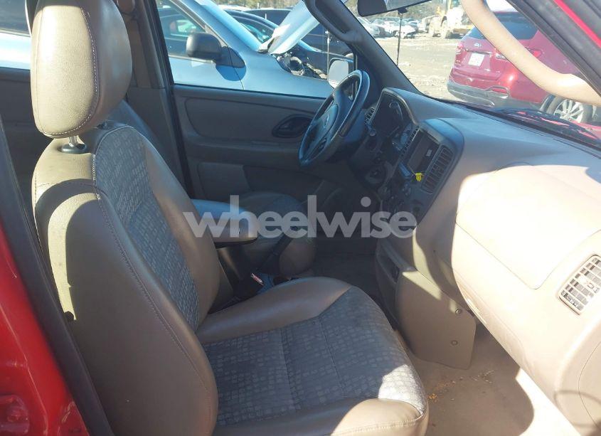 Photo 5 of 2002 Ford Escape XLS (VIN 1FMYU02152KD85149)