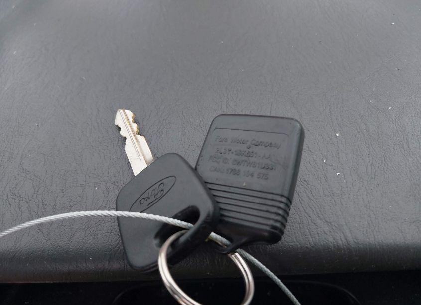 Photo 11 of 2004 Ford Escape XLS (VIN 1FMYU02154KA45213)