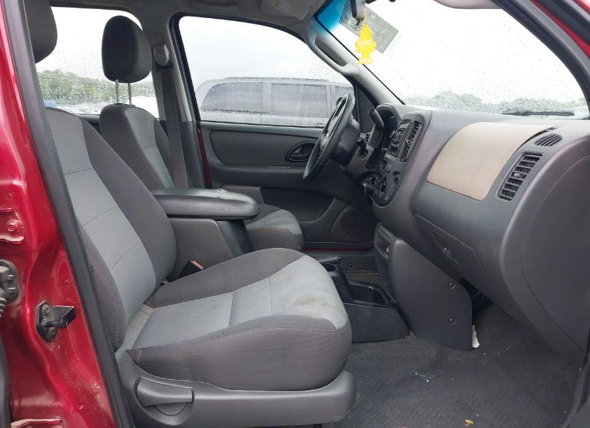 Photo 5 of 2004 Ford Escape XLS (VIN 1FMYU02154KA45213)