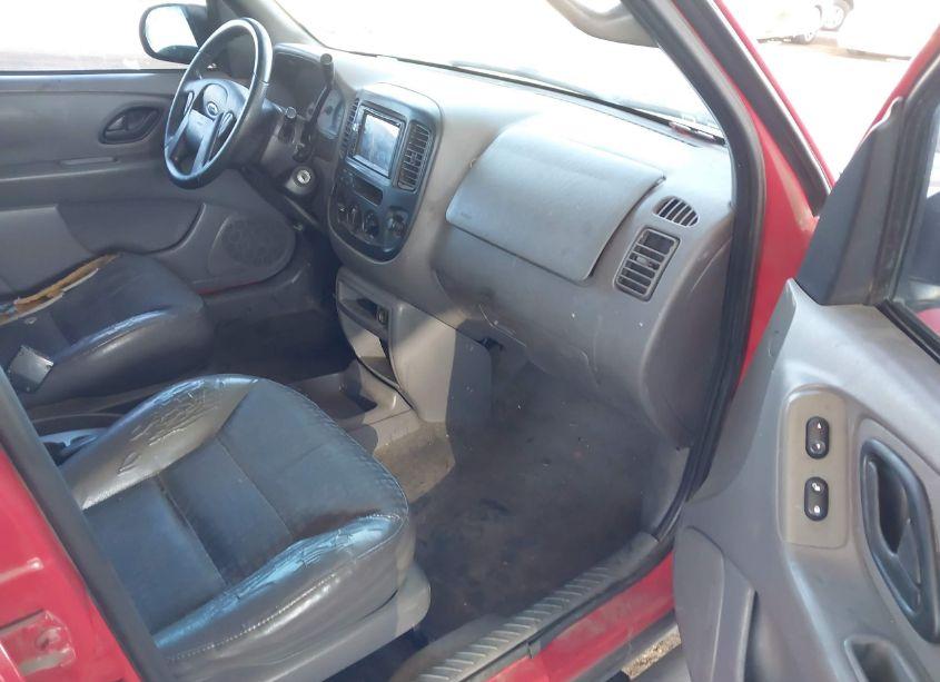 Photo 5 of 2001 Ford Escape XLS (VIN 1FMYU02161KA71539)