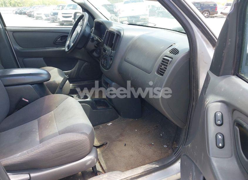 Photo 5 of 2003 Ford Escape XLS (VIN 1FMYU02183KC05213)