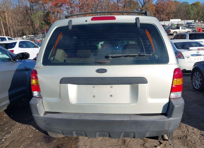 Photo 16 of 2003 Ford Escape XLS (VIN 1FMYU02183KC35294)