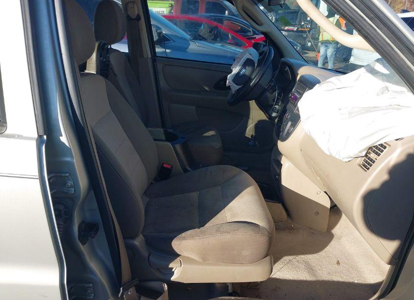 Photo 5 of 2003 Ford Escape XLS (VIN 1FMYU02183KC35294)