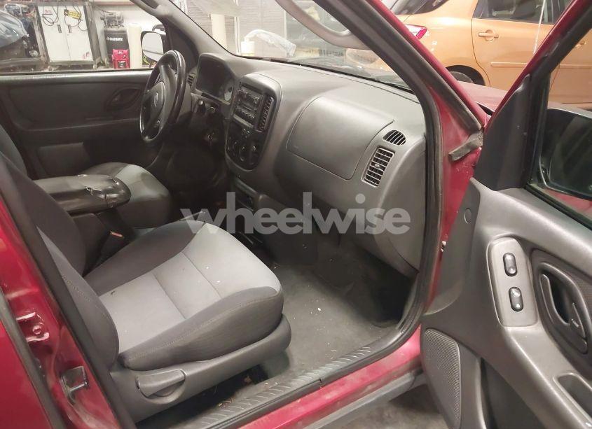 Photo 5 of 2004 Ford Escape XLS (VIN 1FMYU02184DA03431)
