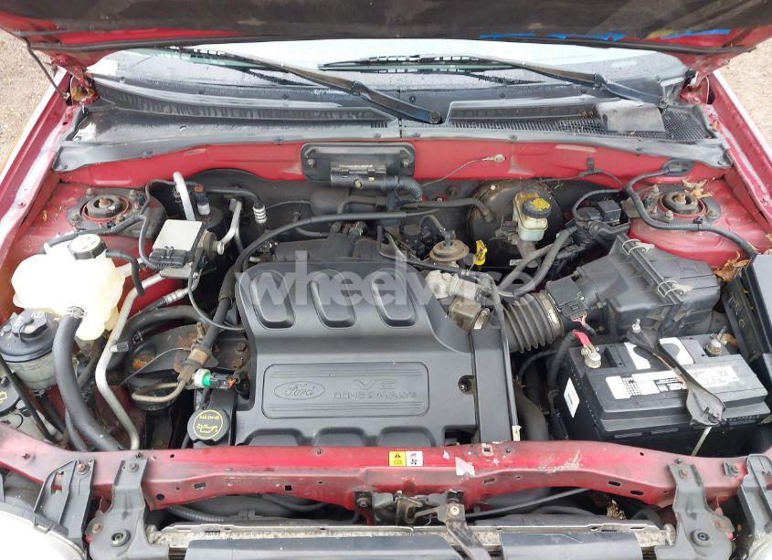 Photo 10 of 2004 Ford Escape XLS (VIN 1FMYU02184KA41902)