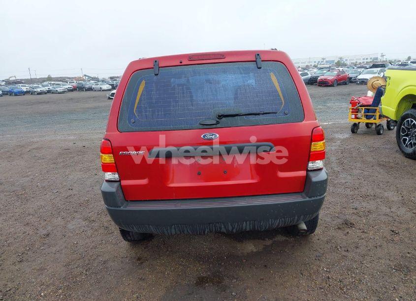 Photo 16 of 2004 Ford Escape XLS (VIN 1FMYU02184KA41902)