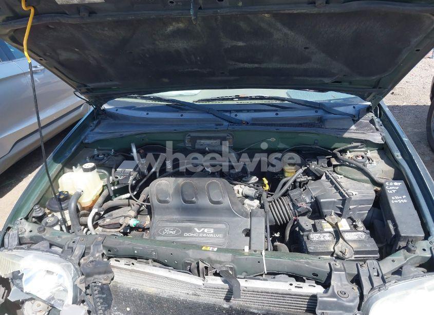 Photo 10 of 2002 Ford Escape XLS (VIN 1FMYU02192KB15373)