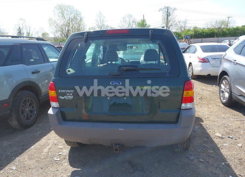 Photo 16 of 2002 Ford Escape XLS (VIN 1FMYU02192KB15373)