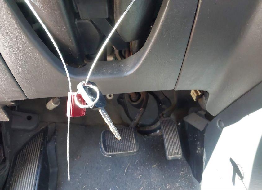 Photo 11 of 2004 Ford Escape XLS (VIN 1FMYU02194DA04751)