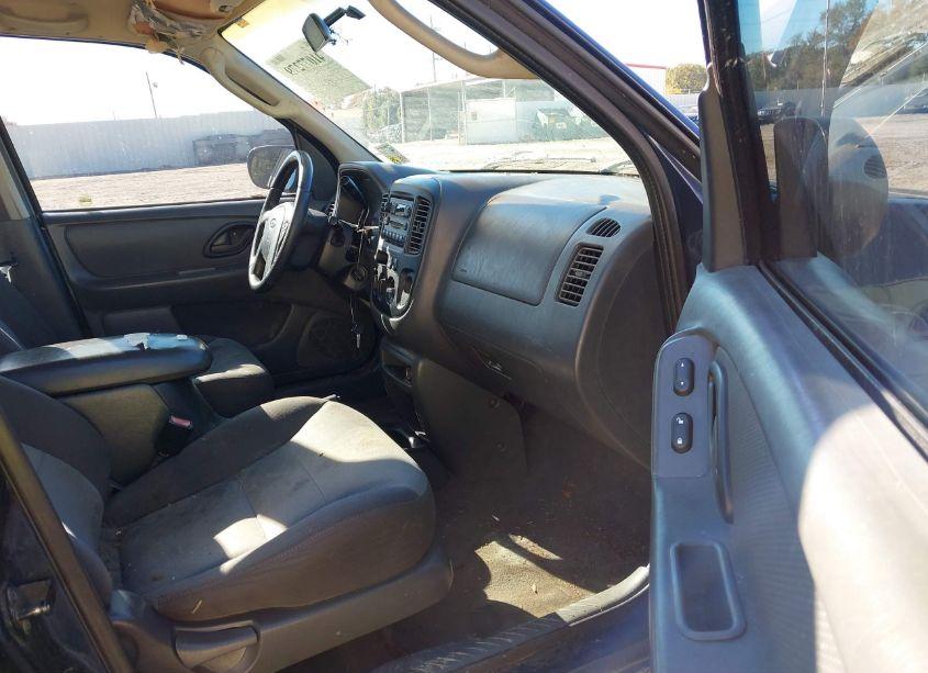 Photo 5 of 2004 Ford Escape XLS (VIN 1FMYU02194DA04751)