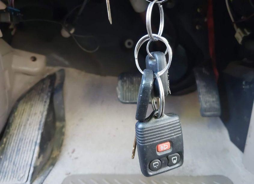 Photo 11 of 2004 Ford Escape XLS (VIN 1FMYU02194DA16334)